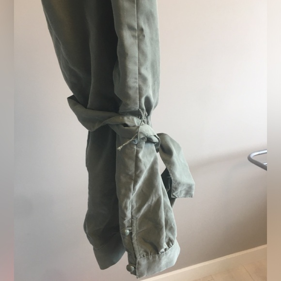 GUESS Army Green Romper. XS. - Picture 2 of 4